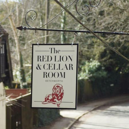 The Red Lion & Cellar Room, Betchworth Екстериор снимка