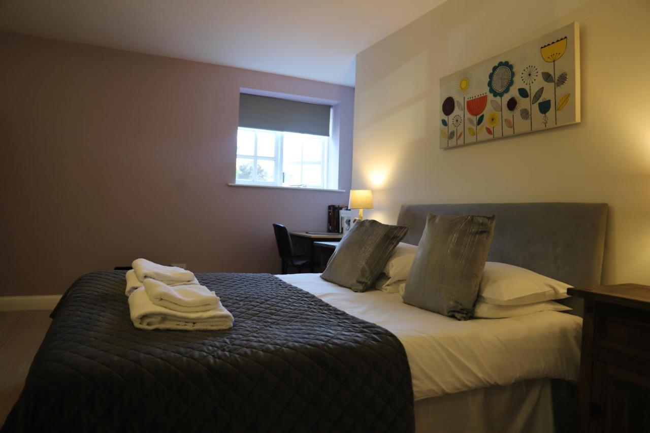 The Red Lion & Cellar Room, Betchworth Екстериор снимка