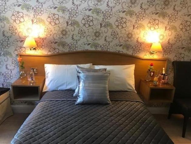 The Red Lion & Cellar Room, Betchworth Екстериор снимка