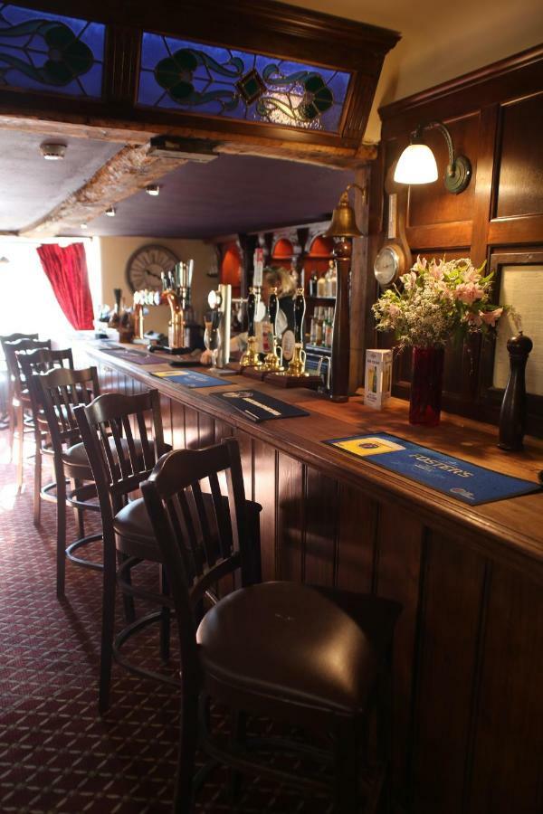 The Red Lion & Cellar Room, Betchworth Екстериор снимка